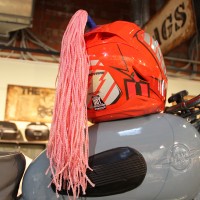 Пони-косичка на шлем розовая 40см