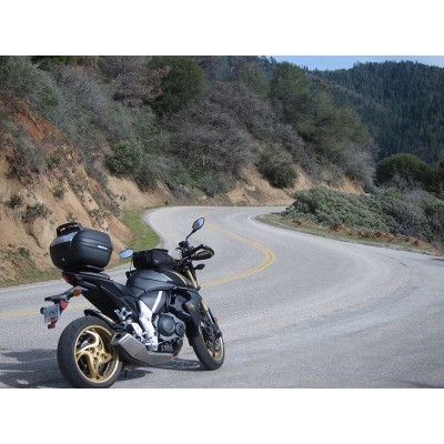 SHAD Крепление центрального кофра Honda CB1000R `09-`11