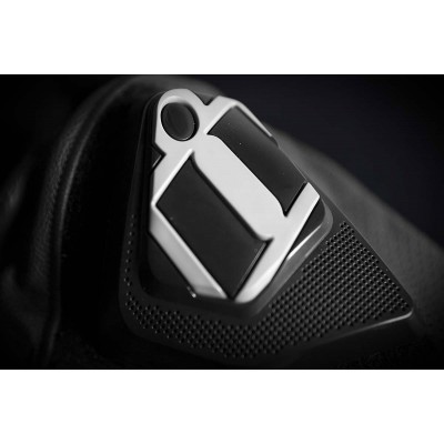 Icon Cloverleaf защита колен